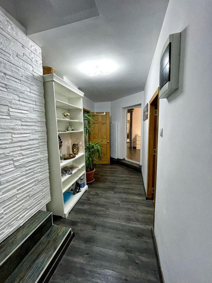 3 Rooms Cinema Garden Parking House Bucarest Esterno foto